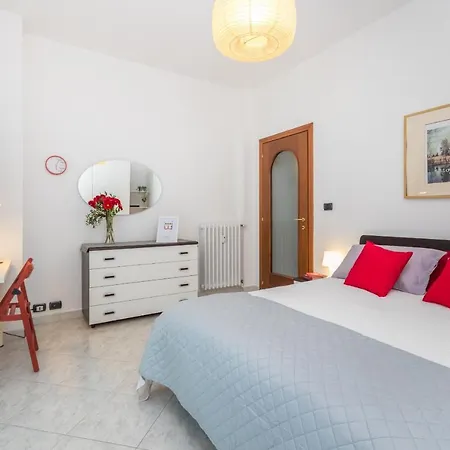 Apartment La Petite Maison Rouge By Wonderful Italy *